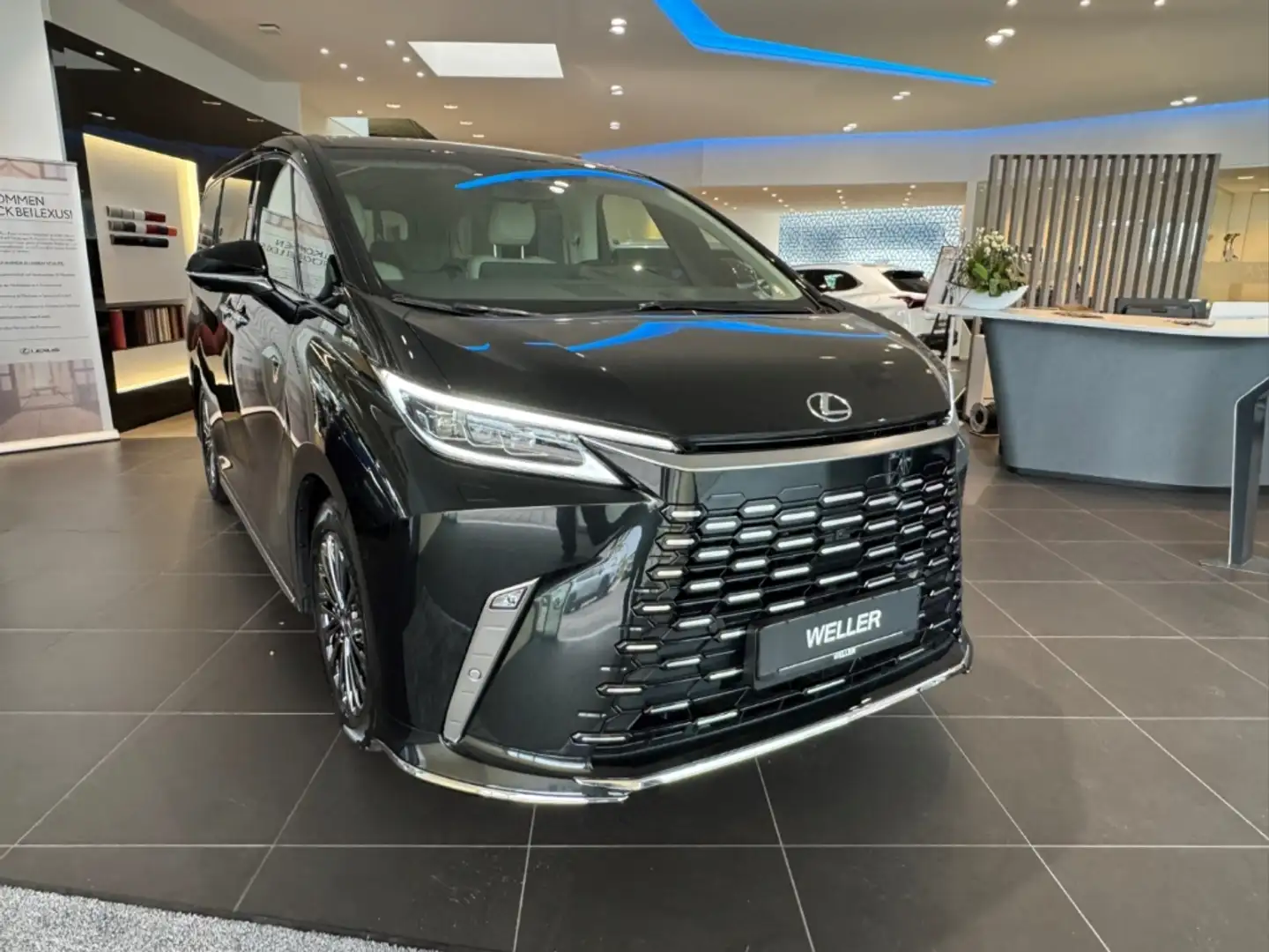 Lexus 350h Executive *360*HUD*Navi*LED*el Heck*SHZ* Zwart - 1