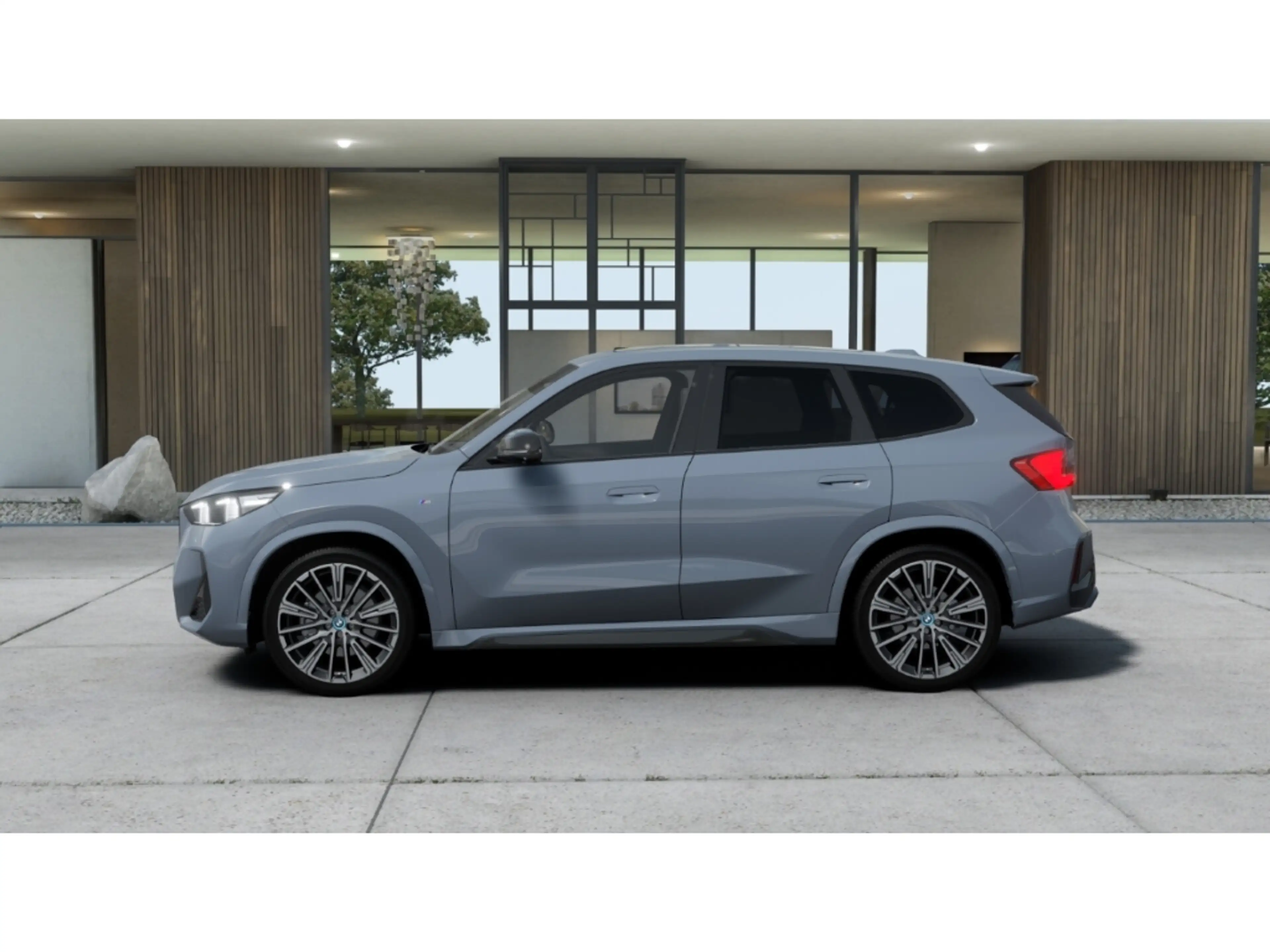 BMW iX1 xDrive30 M Paket LED HUD H&K Memory Komfort — photo 2