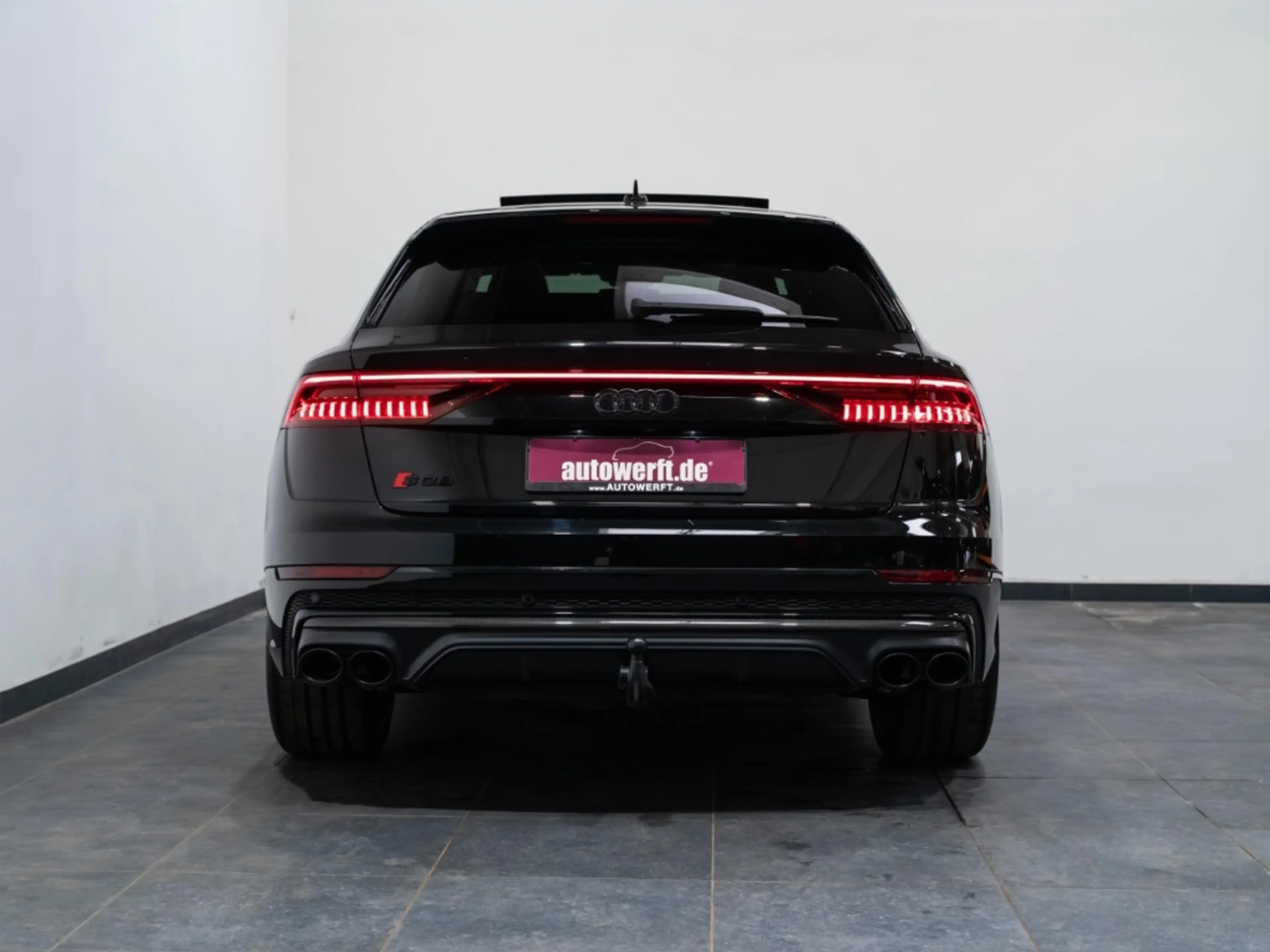 Audi SQ8 QU COMPETITION PLUS IN&OUT CARBON MATRIX HEAD SOFT — photo 4