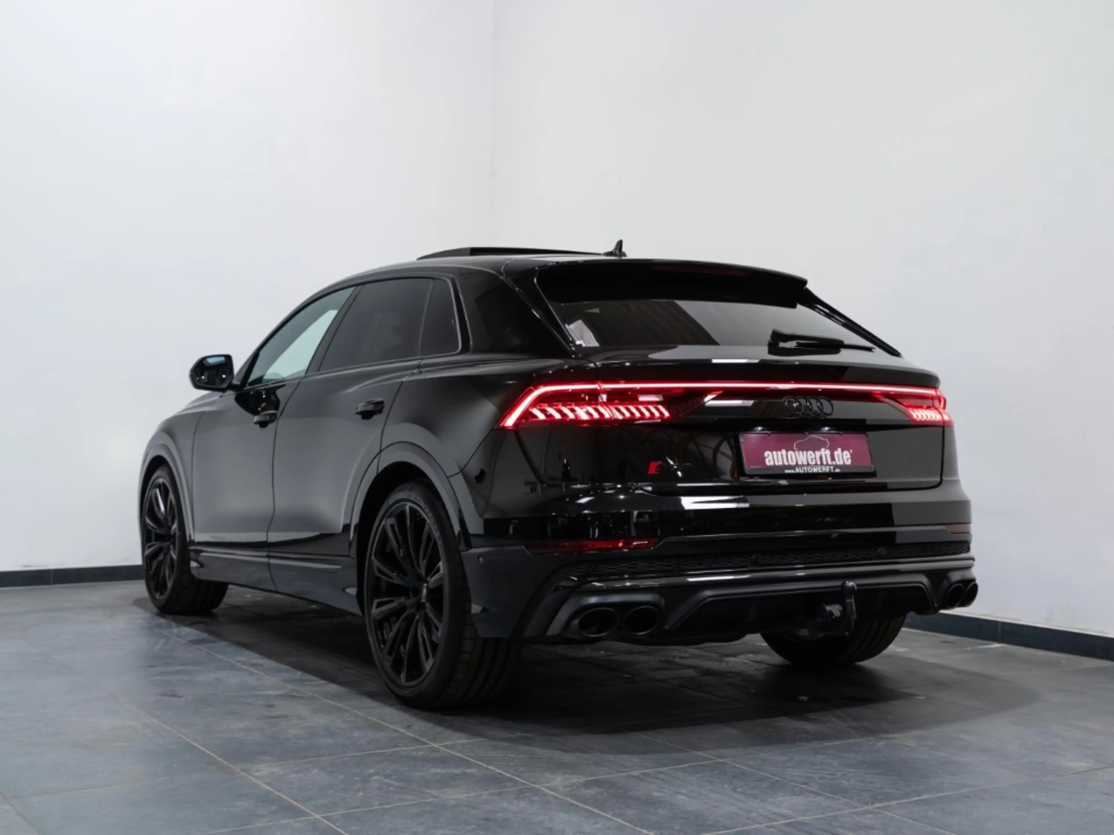 Audi SQ8 QU COMPETITION PLUS IN&OUT CARBON MATRIX HEAD SOFT — photo 3