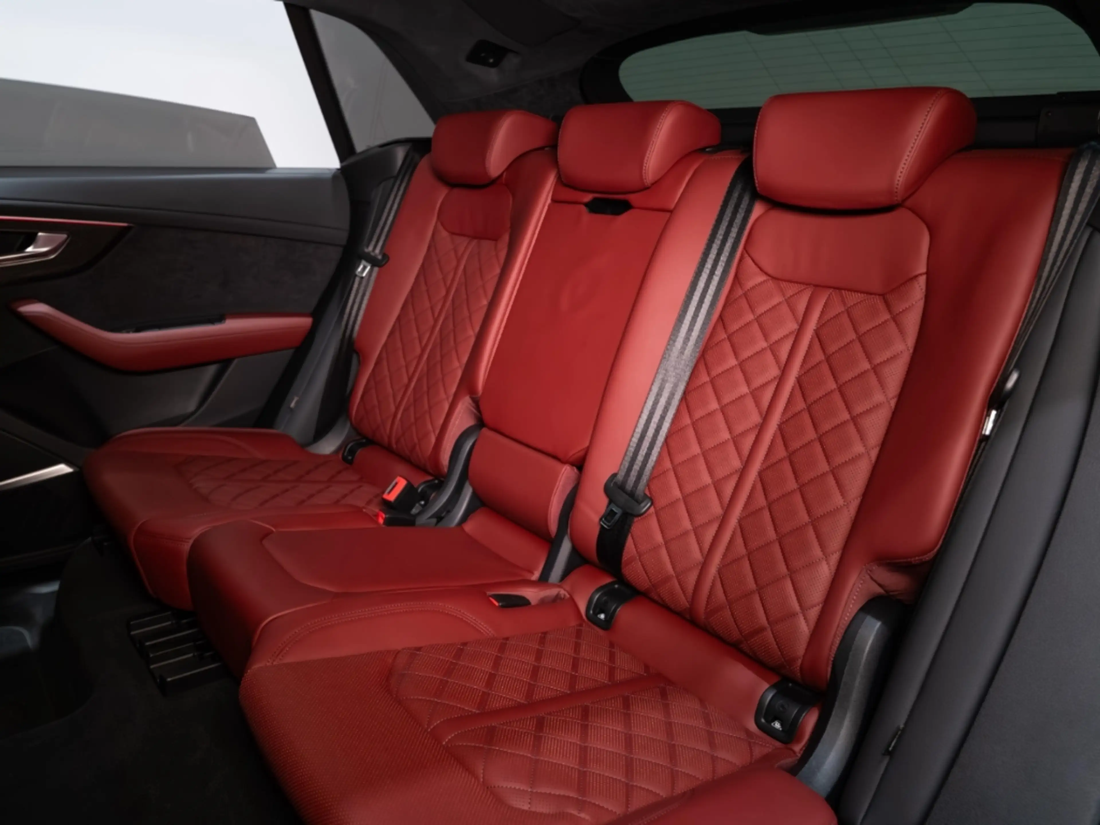 Audi SQ8 QU COMPETITION PLUS IN&OUT CARBON MATRIX HEAD SOFT — photo 9