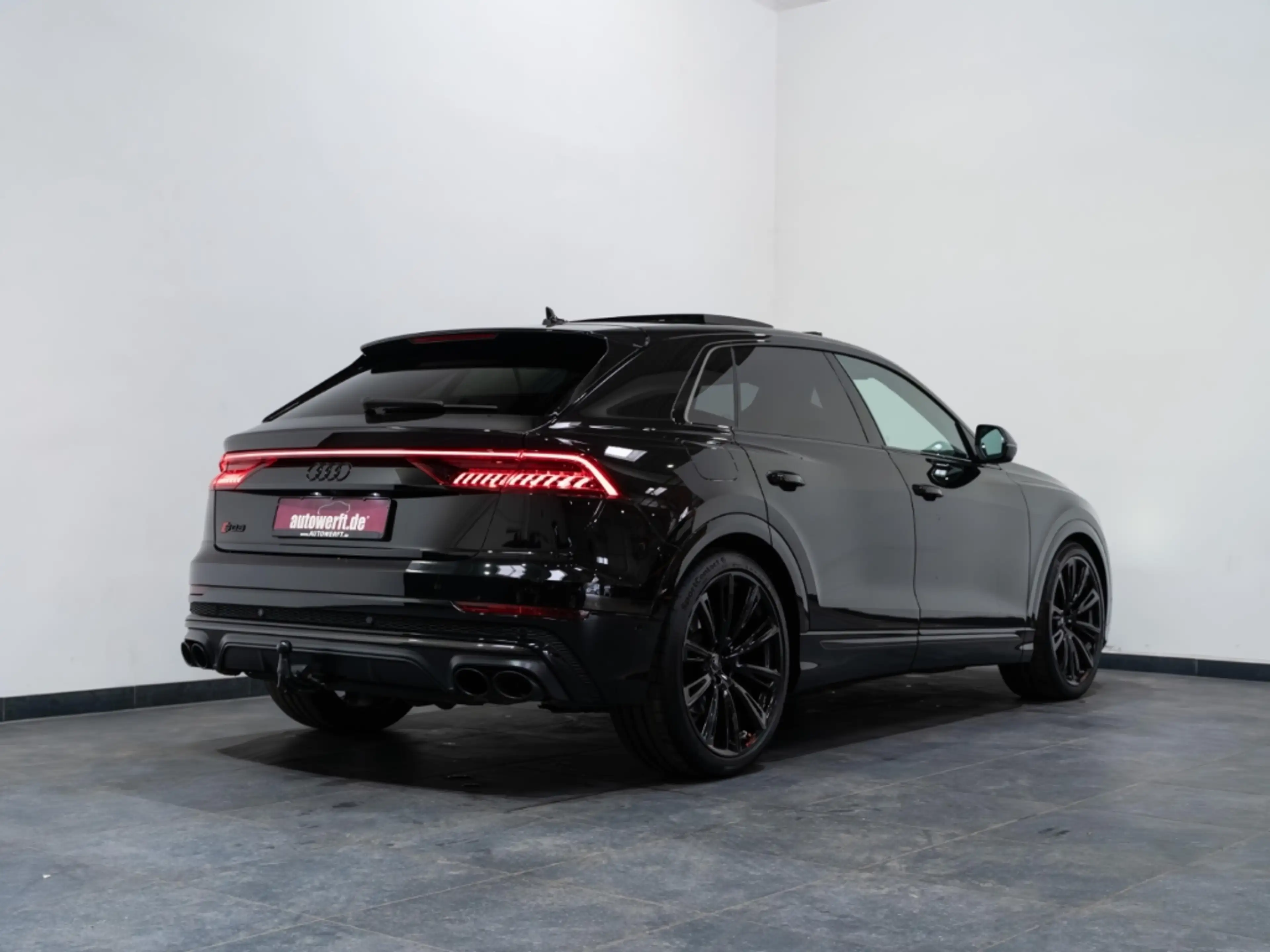Audi SQ8 QU COMPETITION PLUS IN&OUT CARBON MATRIX HEAD SOFT — photo 5