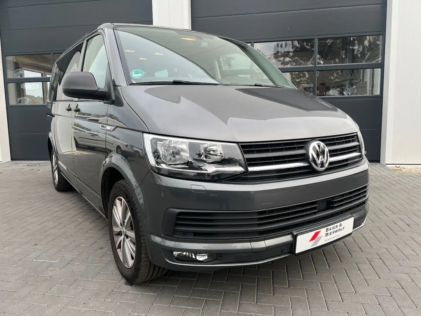 Volkswagen T6 Multivan Standheizung Klima AHK PDC Navi ACC Grau - 2