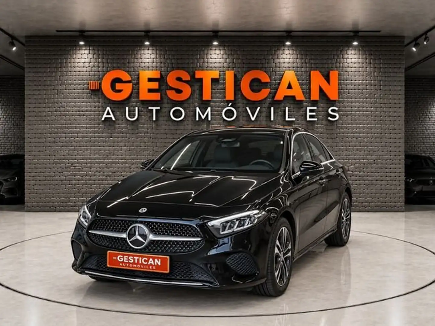 Mercedes-Benz A 250 e Sedán Negro - 1