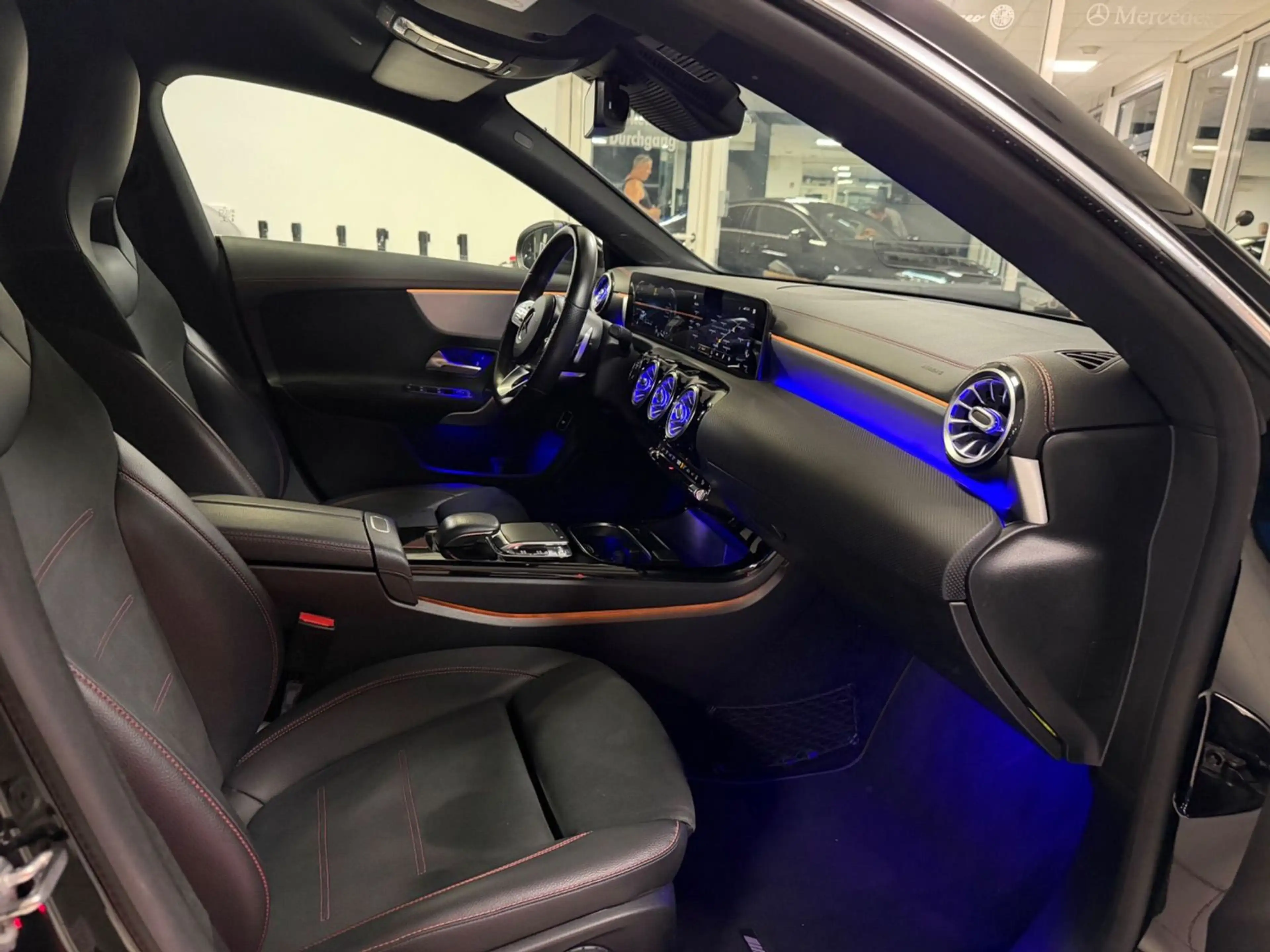 Mercedes-Benz CLA 220 AMG LINE|19"| STANDHZG | NAVI | AMBIENTE — photo 18