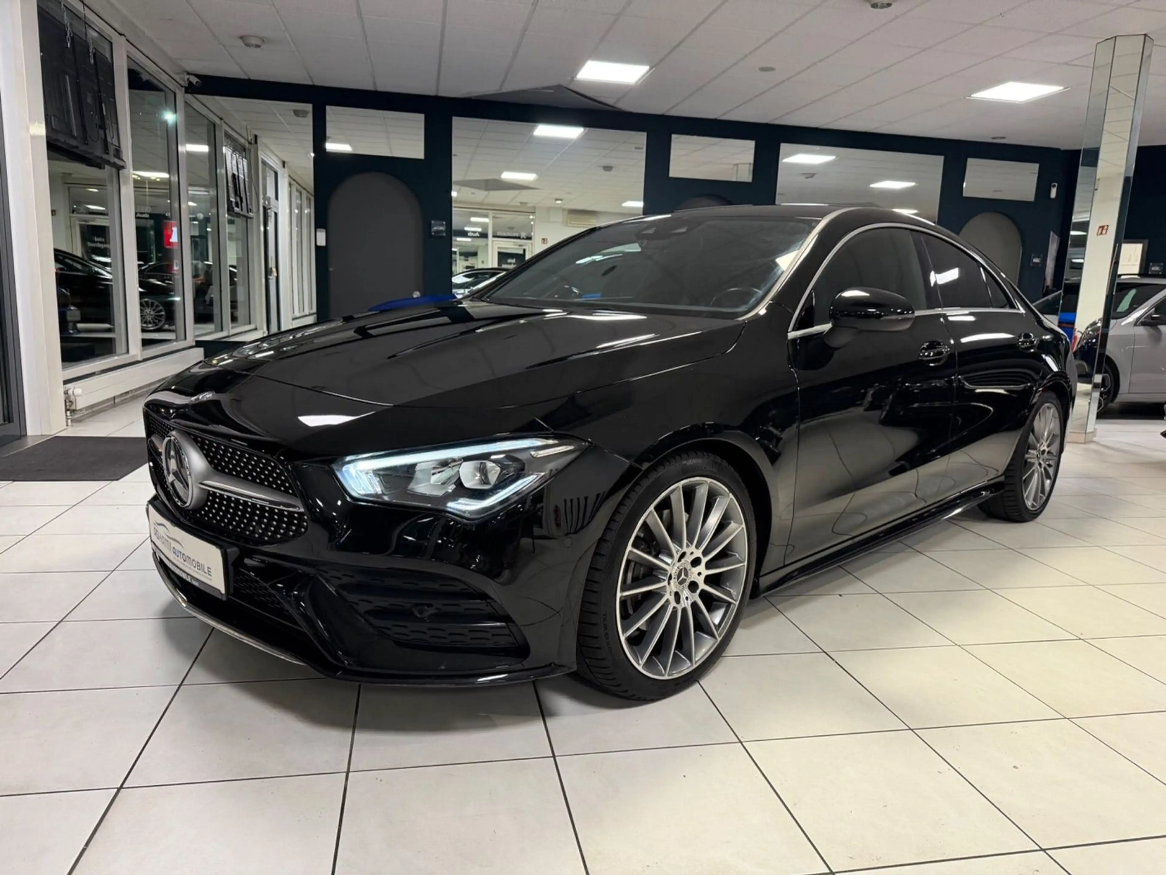 Mercedes-Benz CLA 220 AMG LINE|19"| STANDHZG | NAVI | AMBIENTE