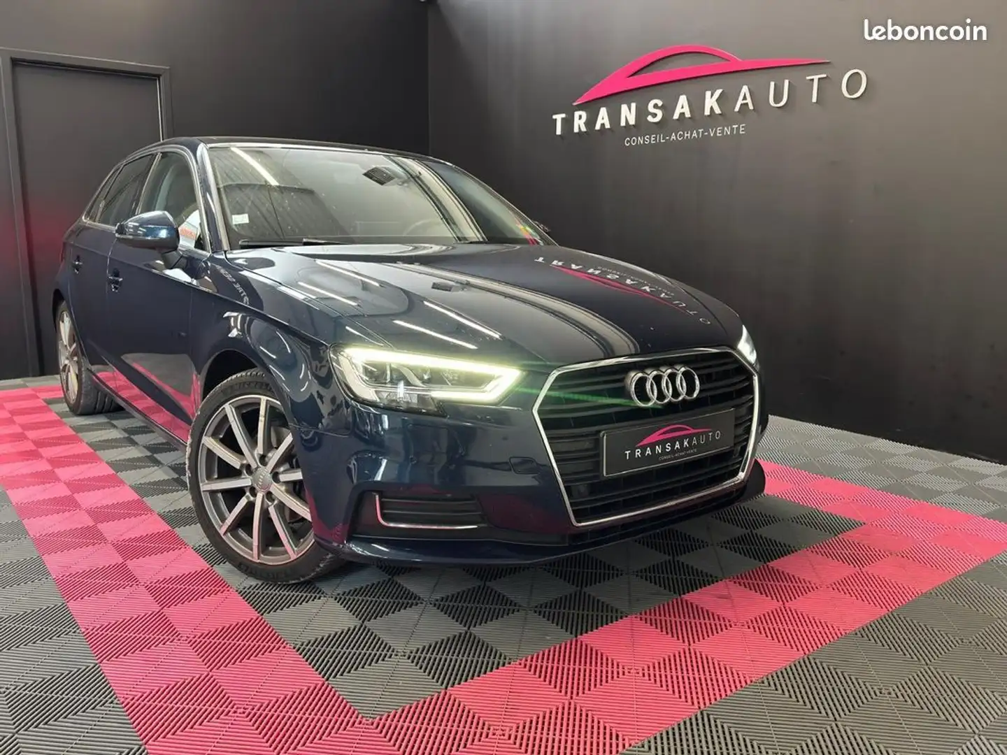 Audi A3 35 TFSI 150ch S tronic 7 Design Luxe ORIGINE FRANC Bleu - 1