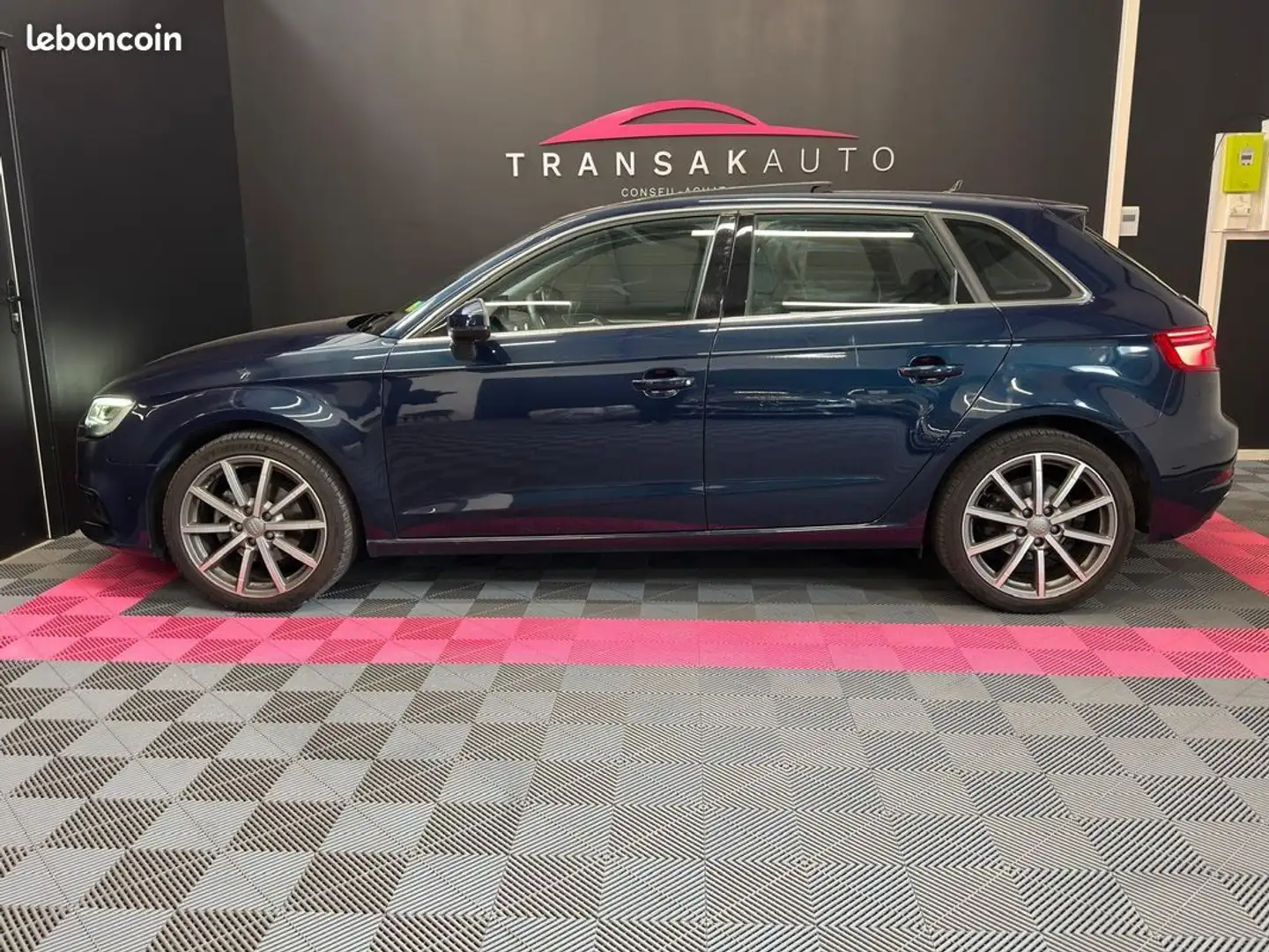 Audi A3 35 TFSI 150ch S tronic 7 Design Luxe ORIGINE FRANC Bleu - 2