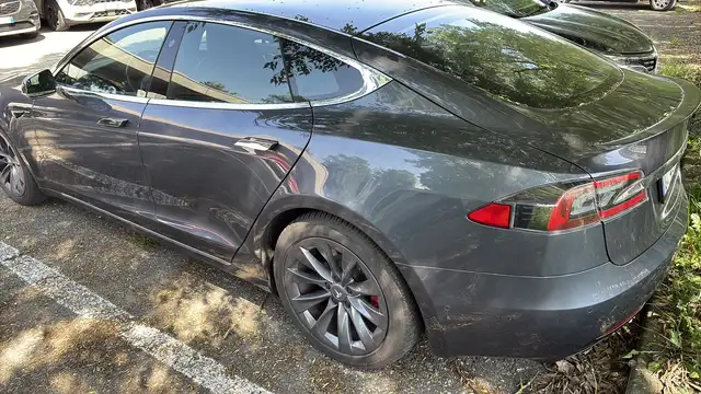 Tesla Model S Performance Dual Motor awd