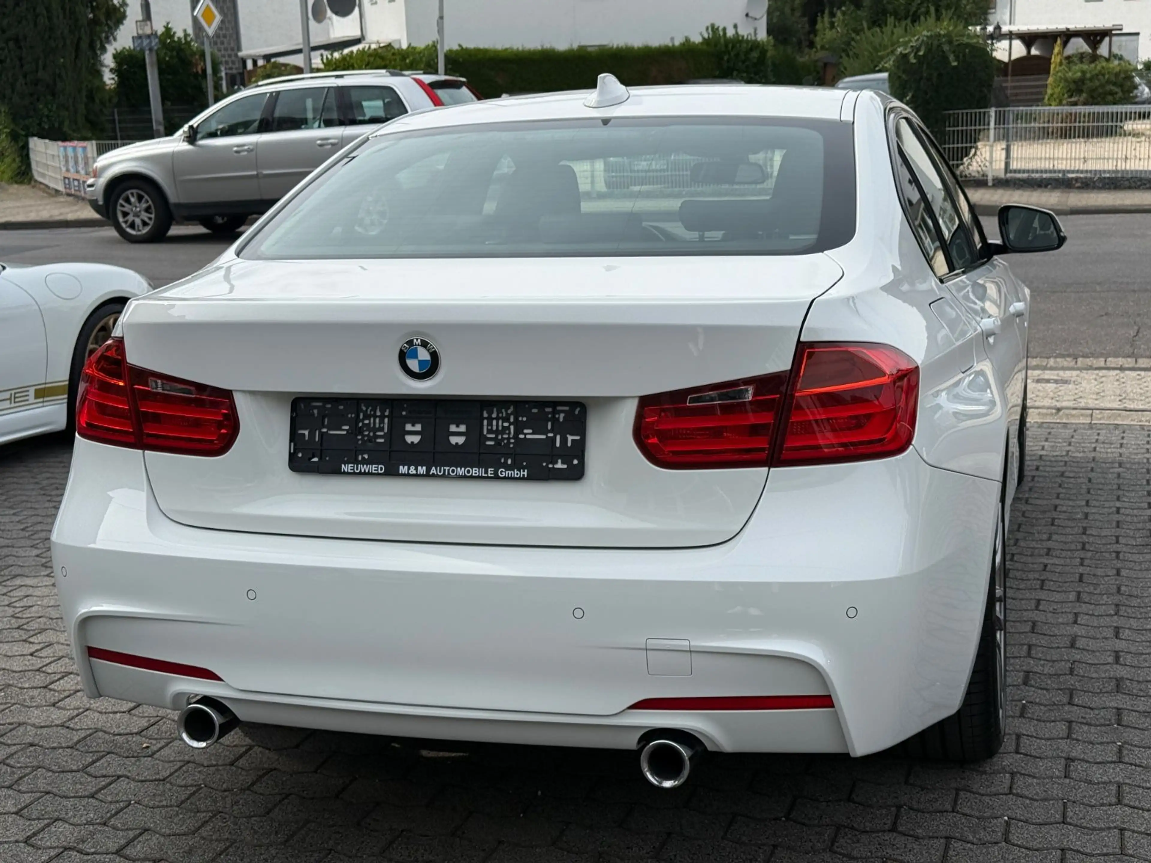 BMW 335 i M Sport Schalter 1.Hand Scheckheft Deutsch — photo 10