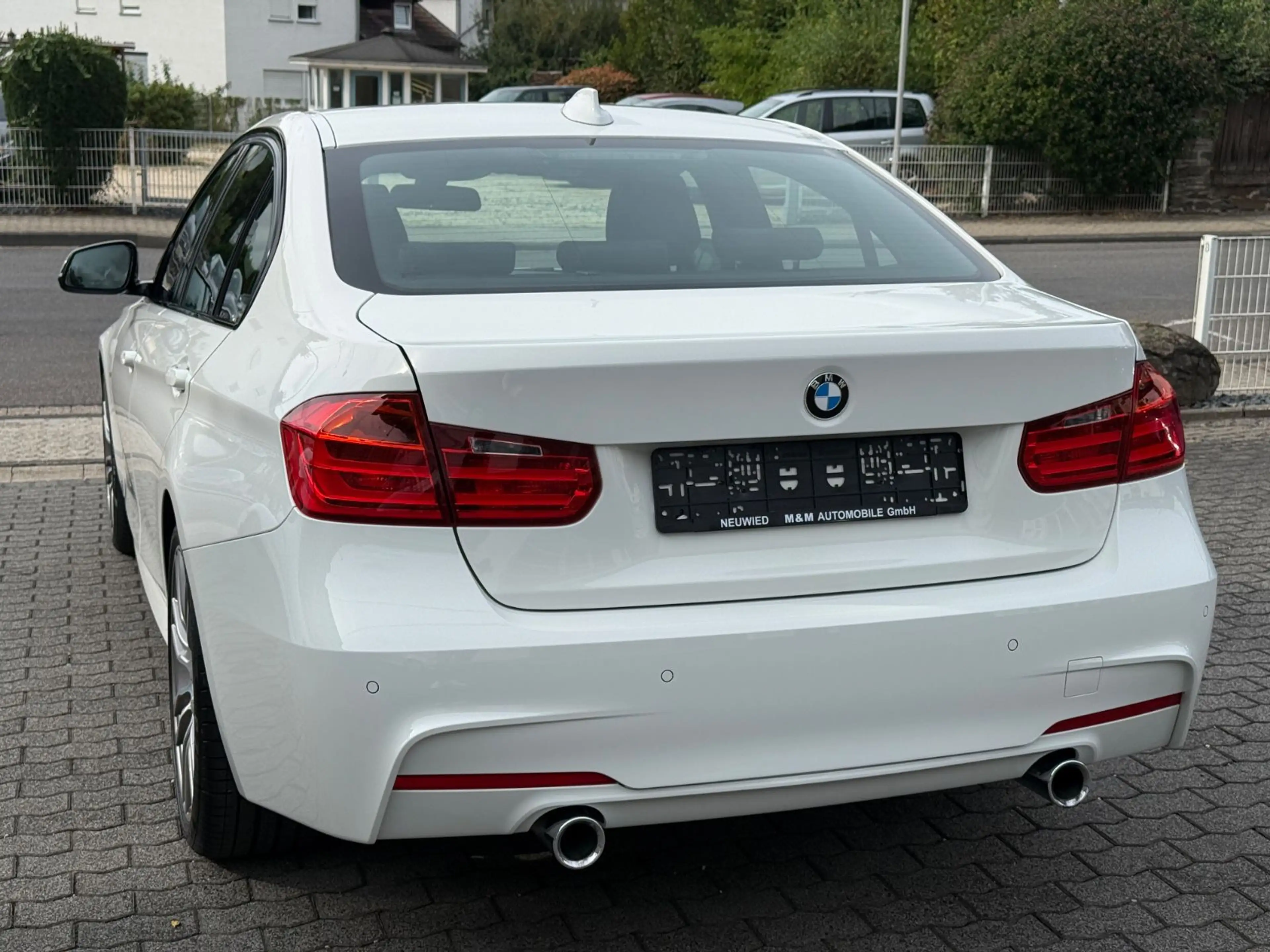 BMW 335 i M Sport Schalter 1.Hand Scheckheft Deutsch — photo 7