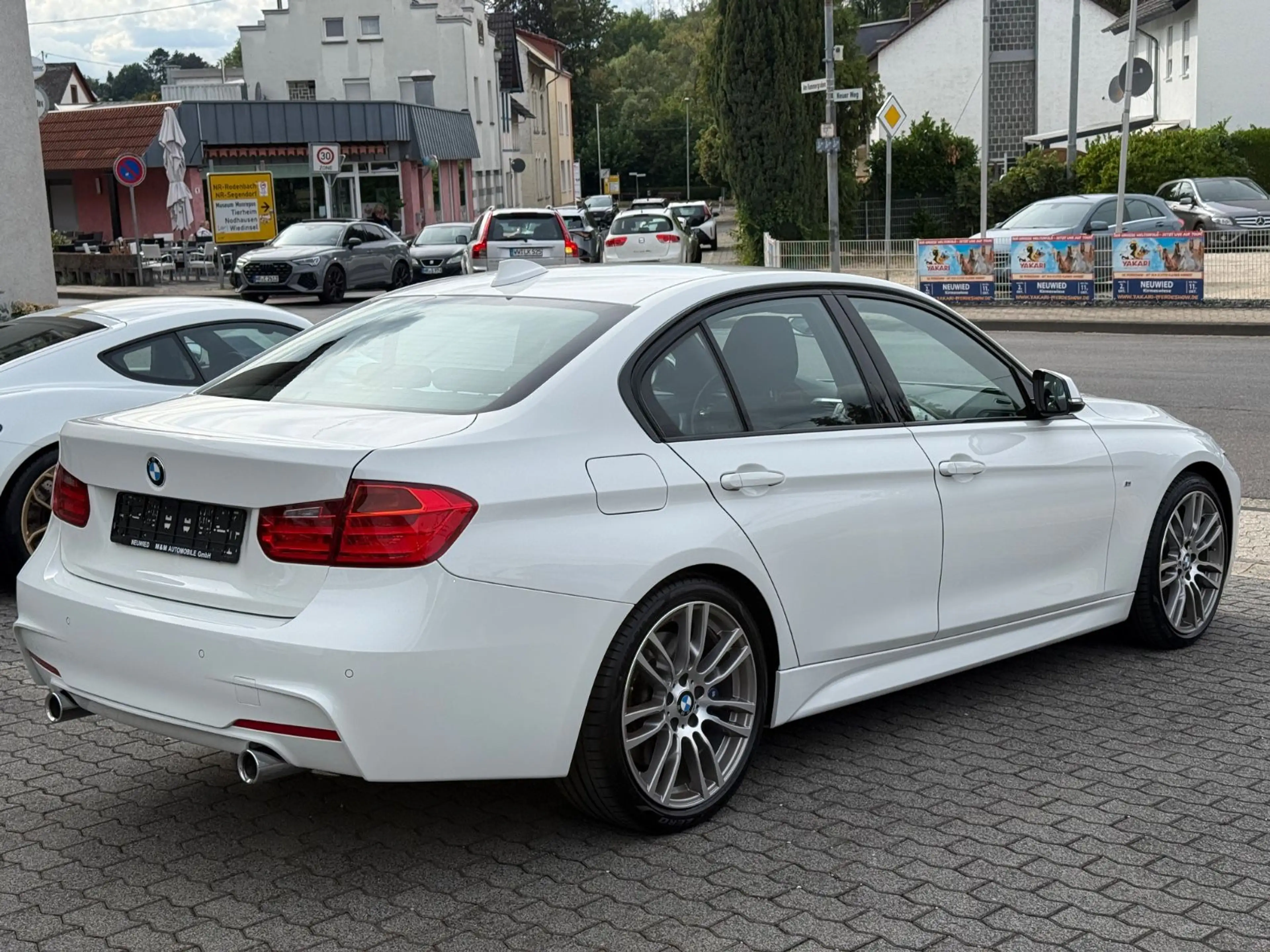 BMW 335 i M Sport Schalter 1.Hand Scheckheft Deutsch — photo 11