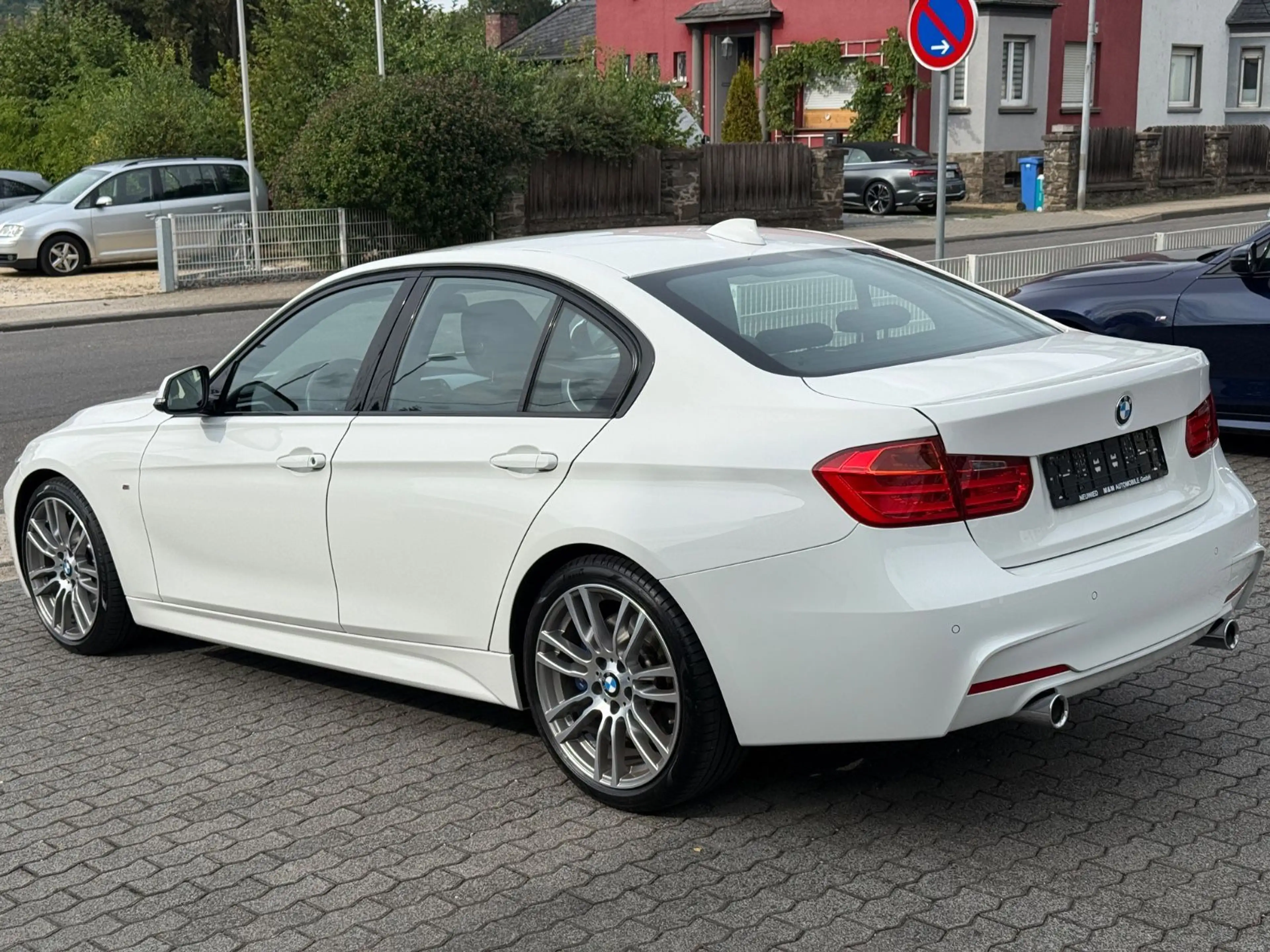 BMW 335 i M Sport Schalter 1.Hand Scheckheft Deutsch — photo 6