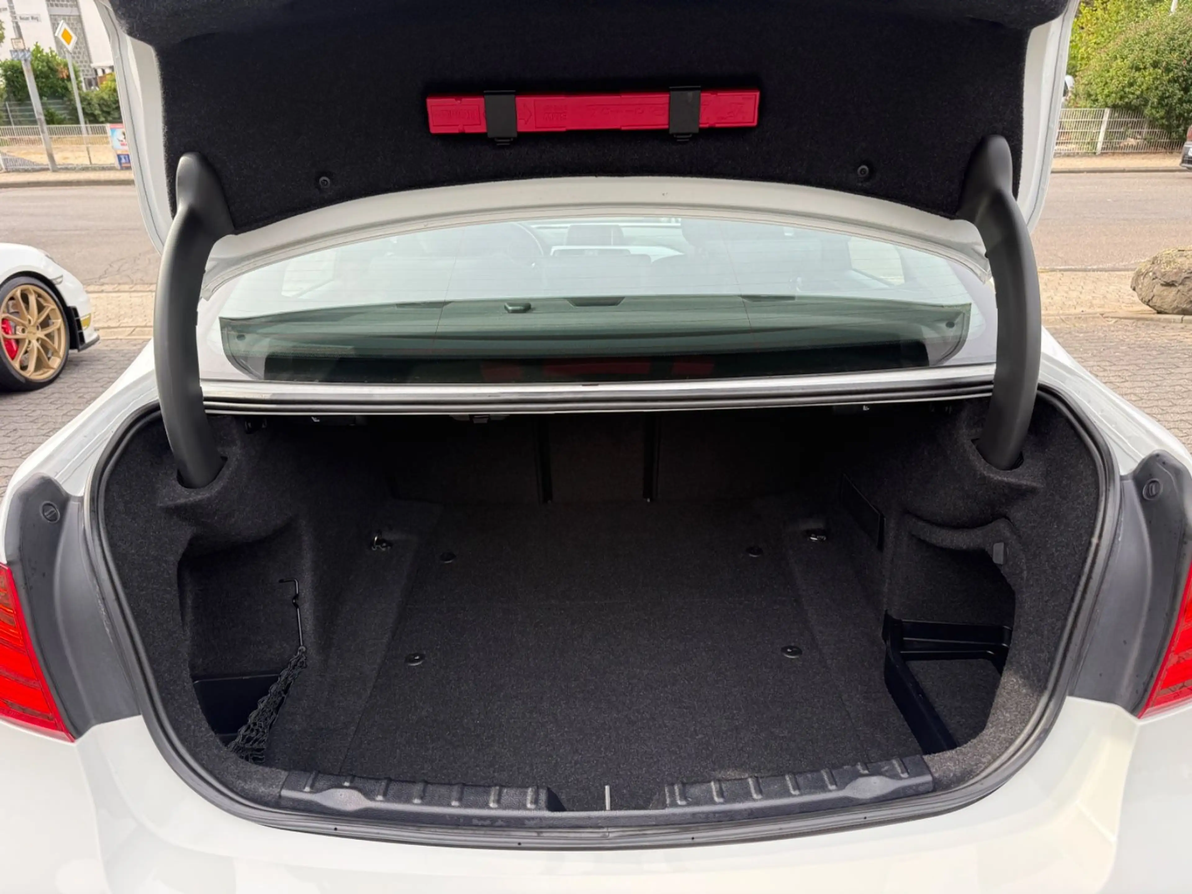 BMW 335 i M Sport Schalter 1.Hand Scheckheft Deutsch — photo 9