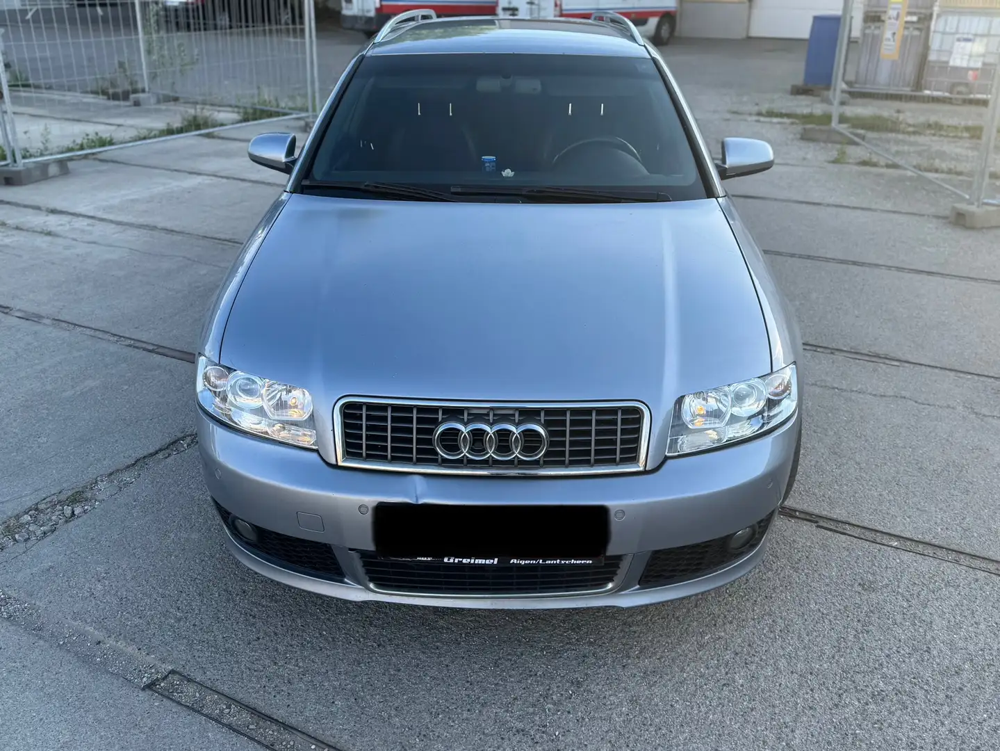 Audi A4 2.5 Diesle S-Line Automatic Grau - 1