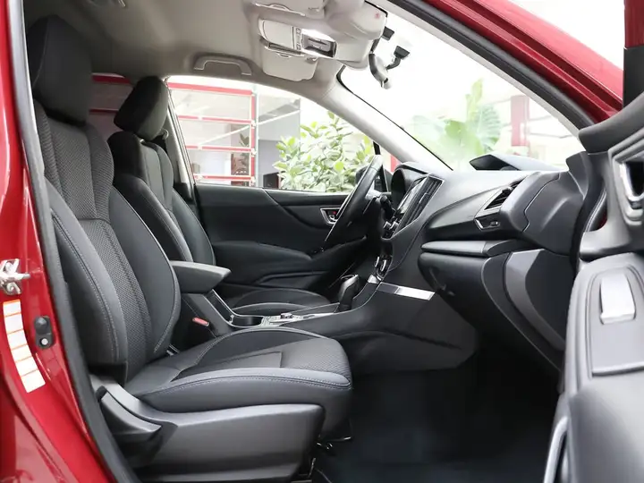 Subaru Forester 2.0i Hybrid CVT Sport Plus 2021, foto 8