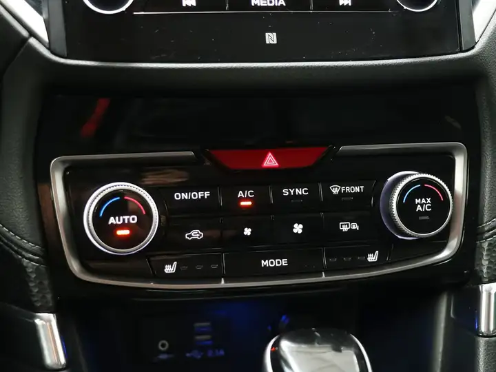 Subaru Forester 2.0i Hybrid CVT Sport Plus 2021, foto 22