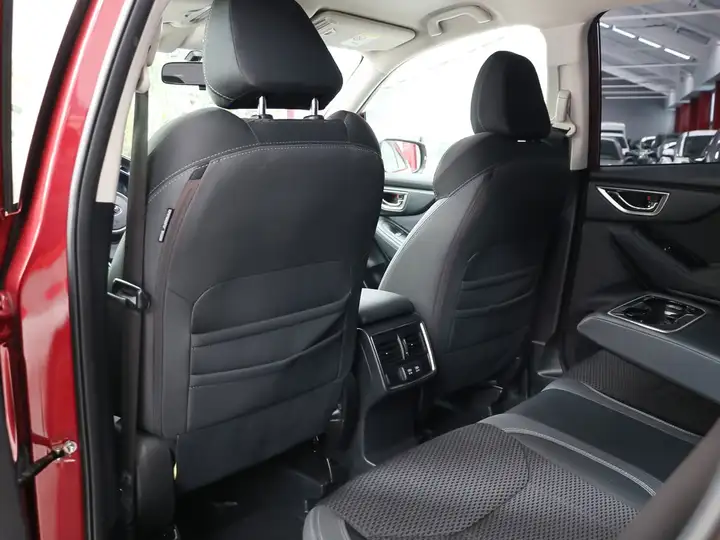 Subaru Forester 2.0i Hybrid CVT Sport Plus 2021, foto 11