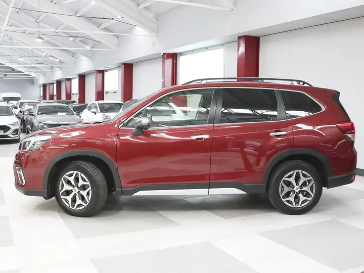Subaru Forester 2.0i Hybrid CVT Sport Plus 2021, foto 2