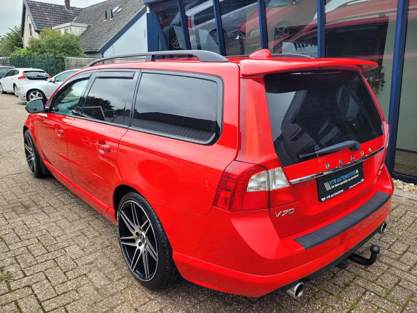 Volvo V70 2.5FT R-Design 230PK LEER / XENON / 19'' VELGEN Rood - 2