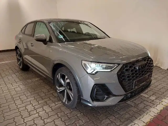 Audi Q3 Sportback 35 2.0 tdi Quattro S LINE x 2 / R20 / MATRIX