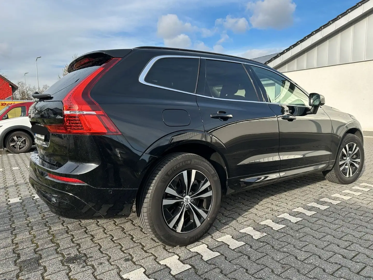 Volvo XC60 Momentum Pro Schwarz - 2