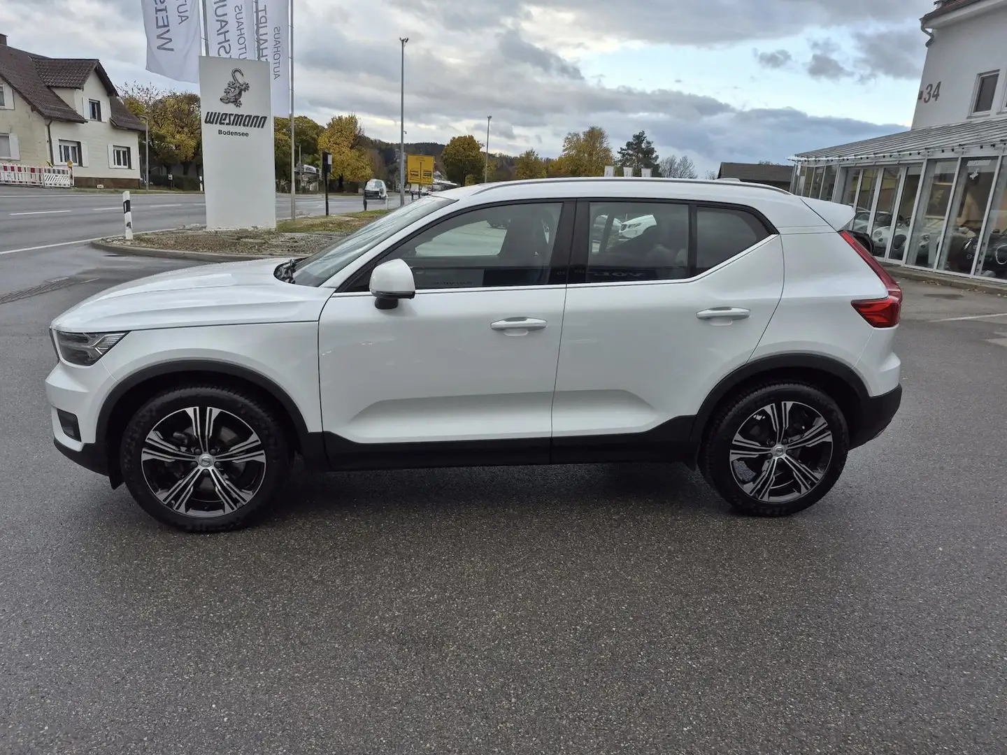 Volvo XC40 T4 AWD Inscription*Standh*Schiebedach*360° Weiß - 2