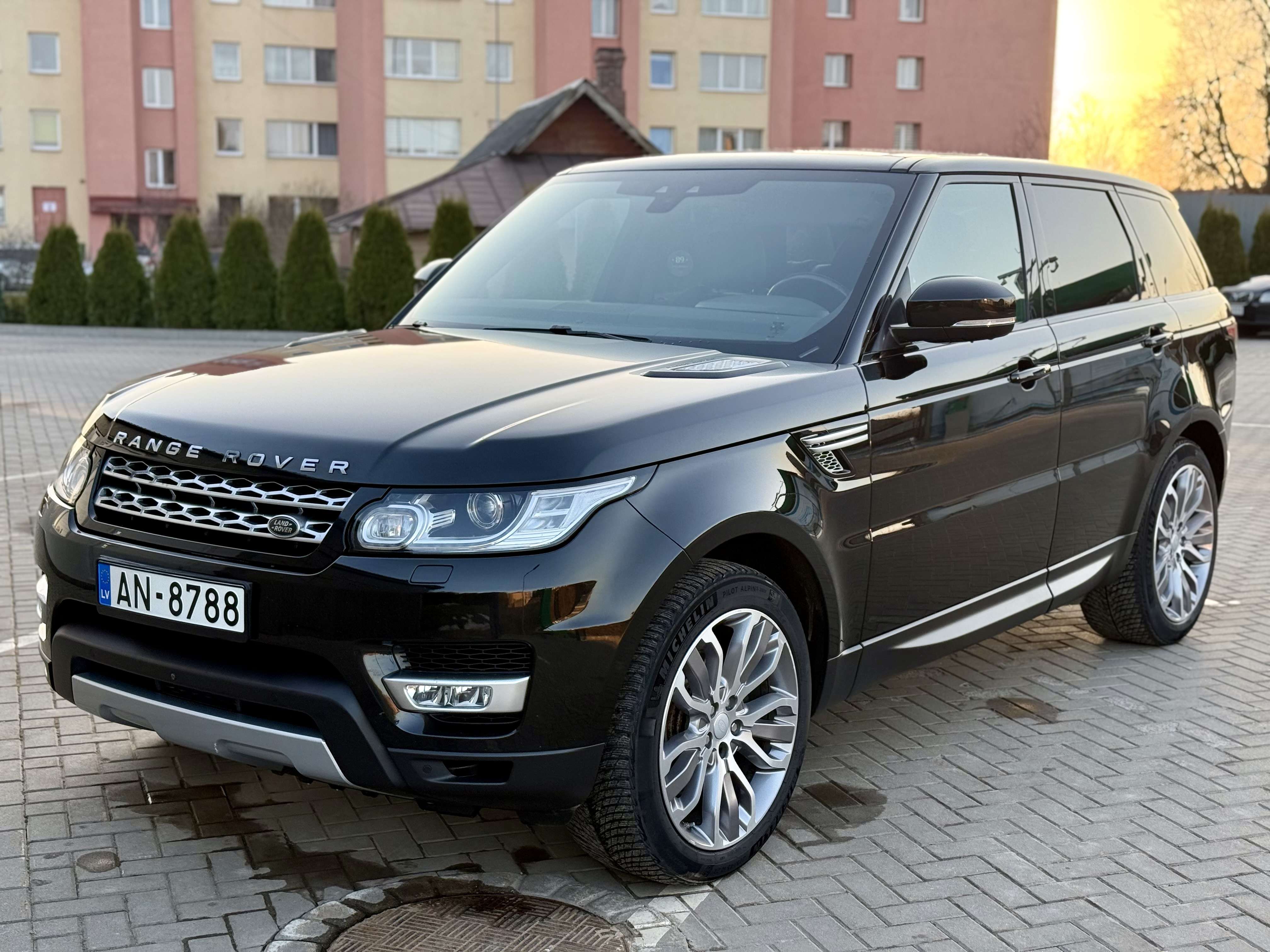 Second hand Land Rover Range Rover Sport 2.0
