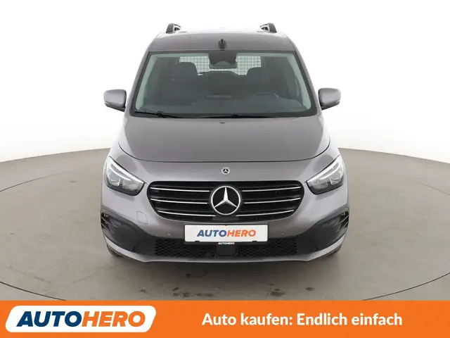 Mercedes-Benz T-Class view 9