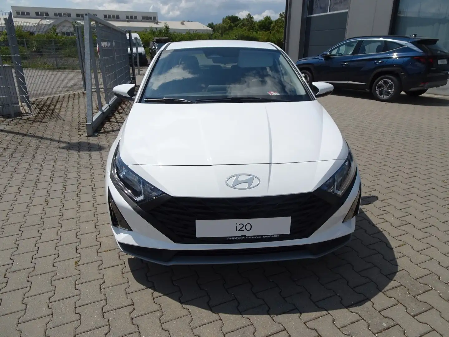 Hyundai i20 1.2 Comfort Club m. Winterpaket 4 Zylinder! Blanc - 2