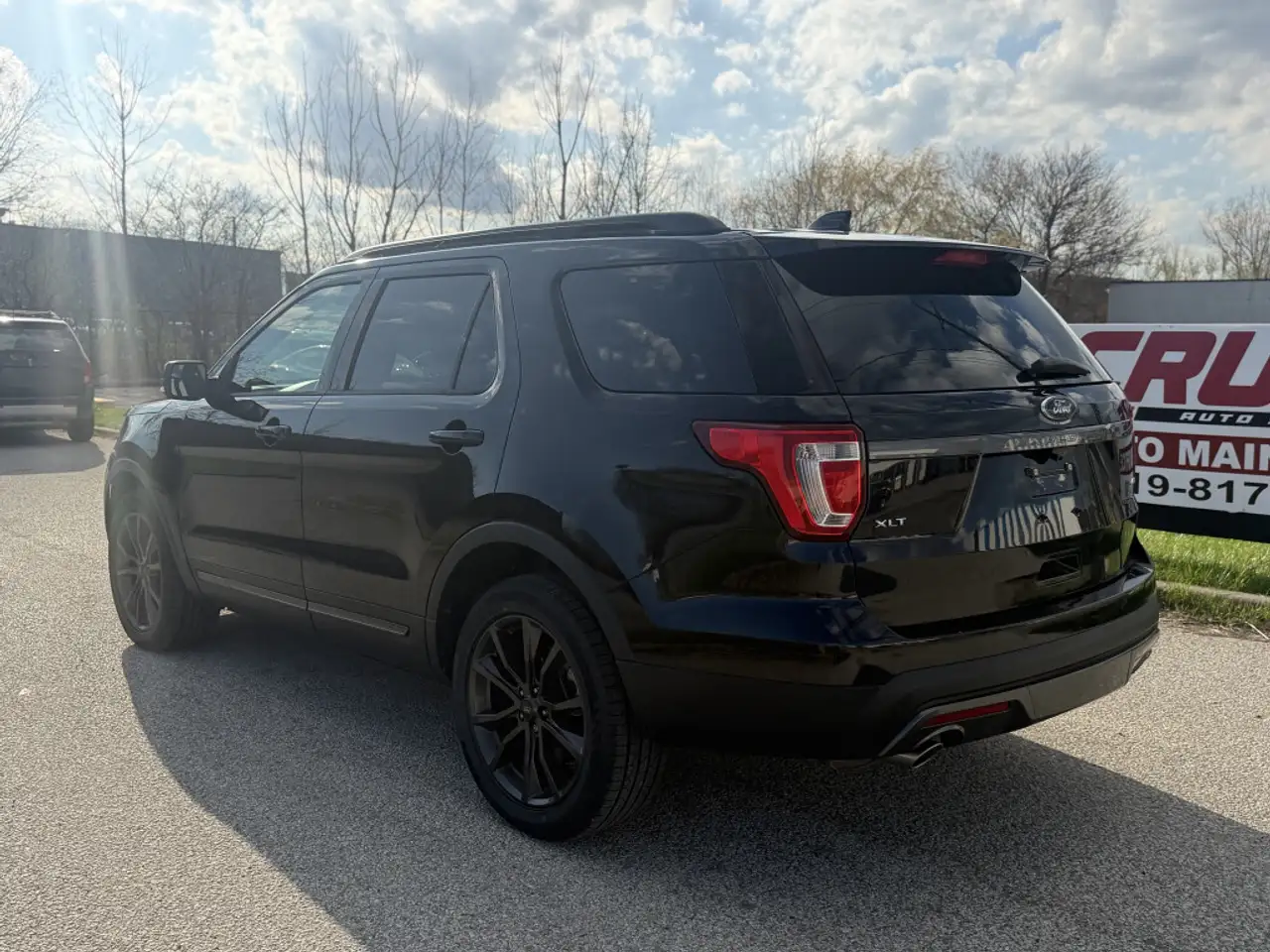 Ford Explorer photo Ford Explorer