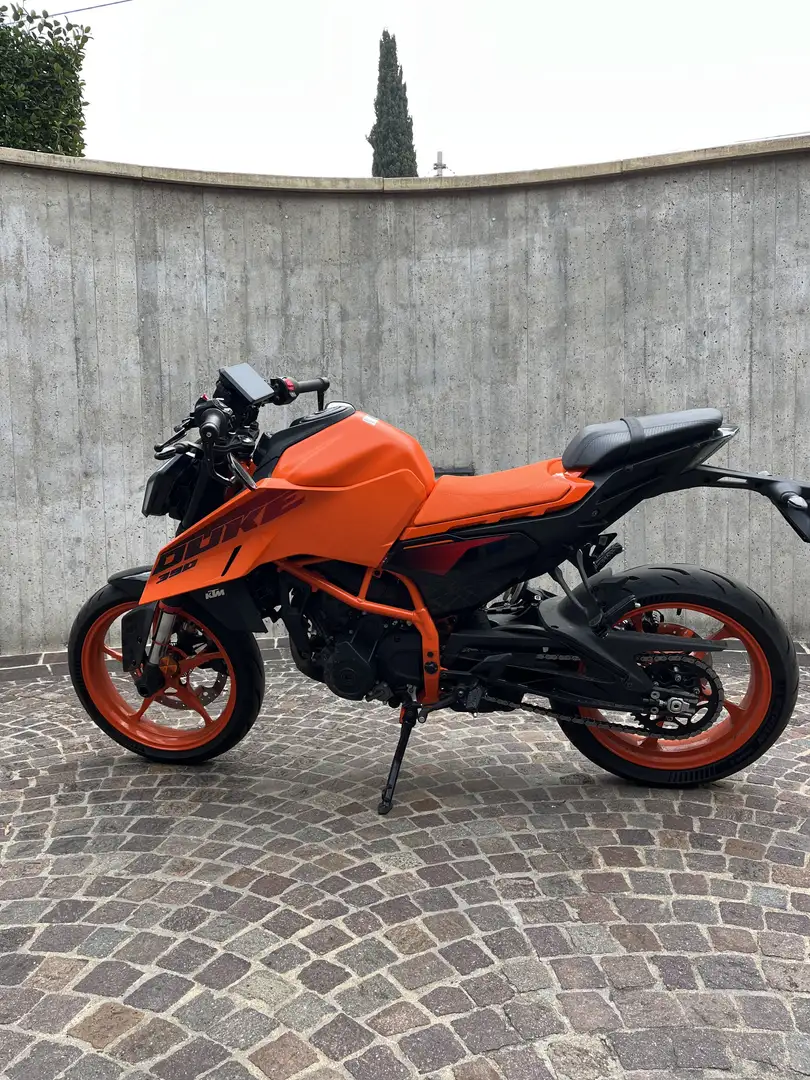 KTM 390 Duke 30th anniversario Orange - 1