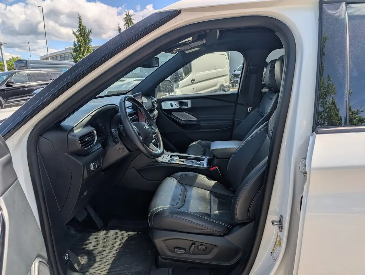 Ford Explorer снимка Ford Explorer