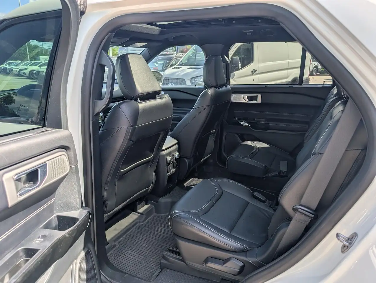 Ford Explorer снимка Ford Explorer