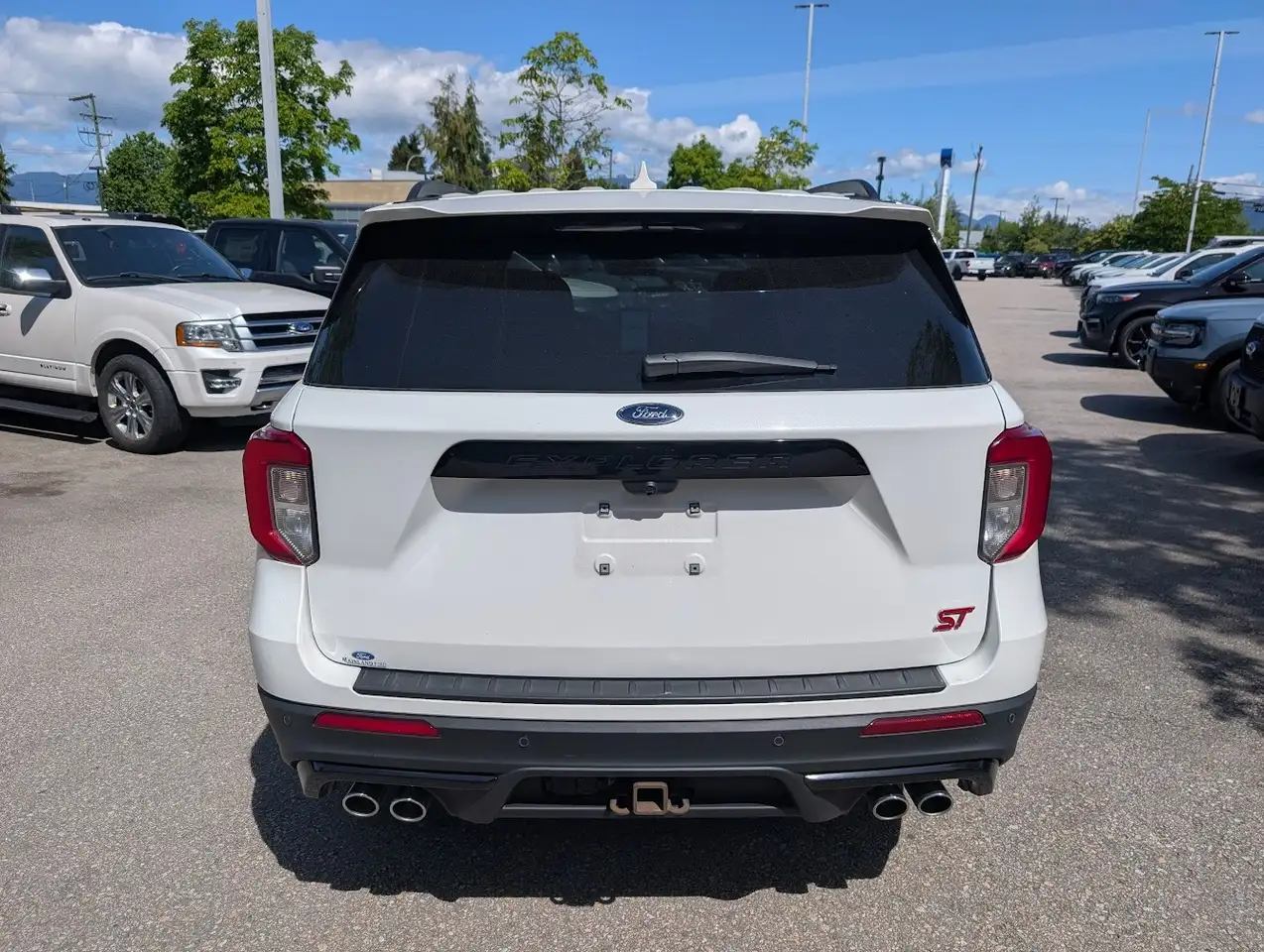 Ford Explorer снимка Ford Explorer