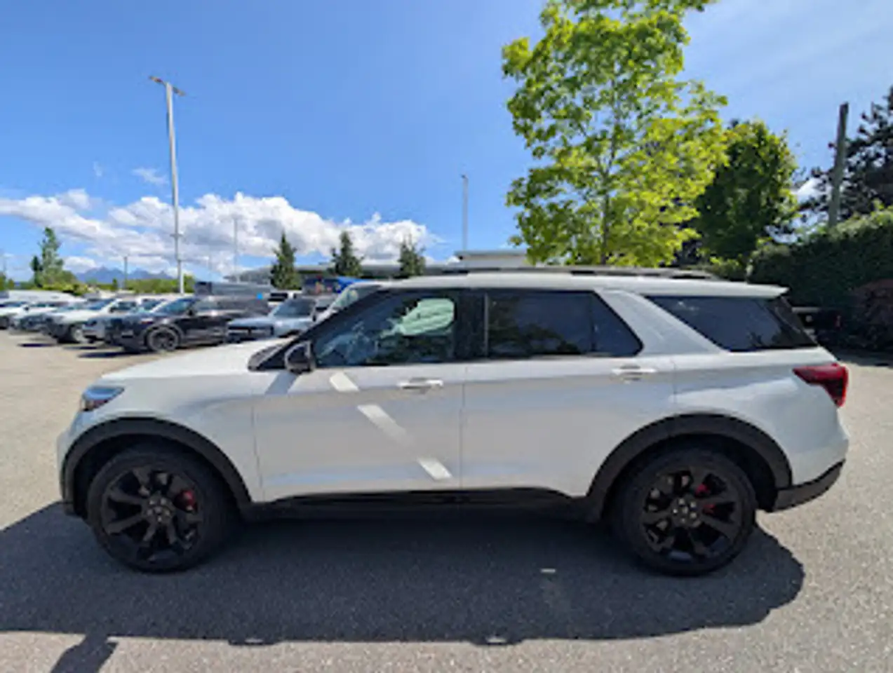 Ford Explorer снимка Ford Explorer