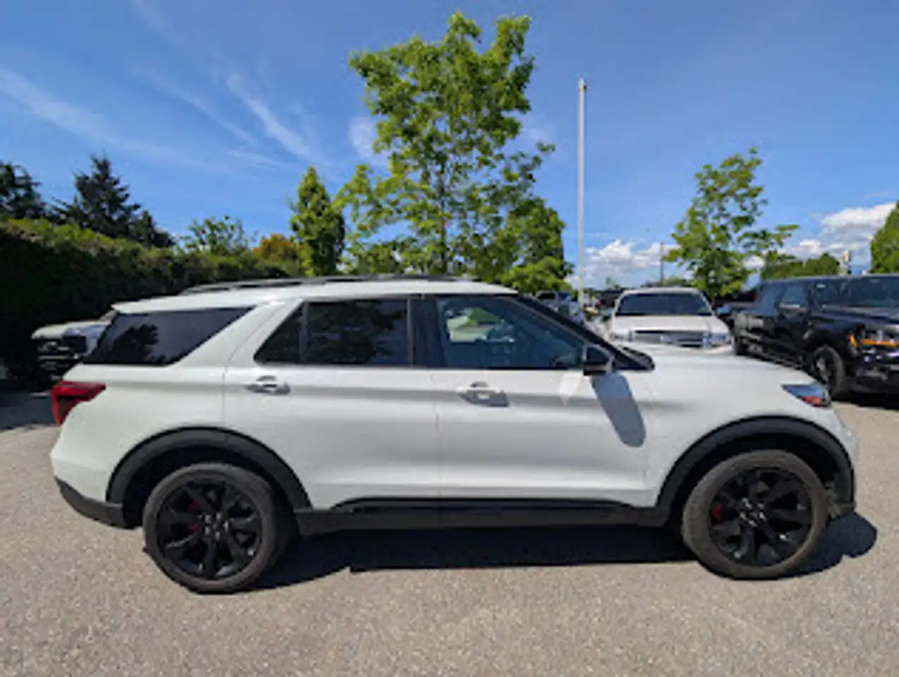 Ford Explorer снимка Ford Explorer