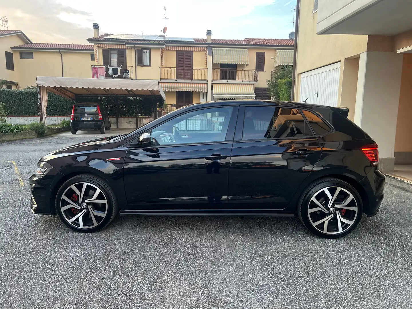 Volkswagen Polo GTI 2.0 tsi 200cv DSG *TETTO* ecc… Negru - 2