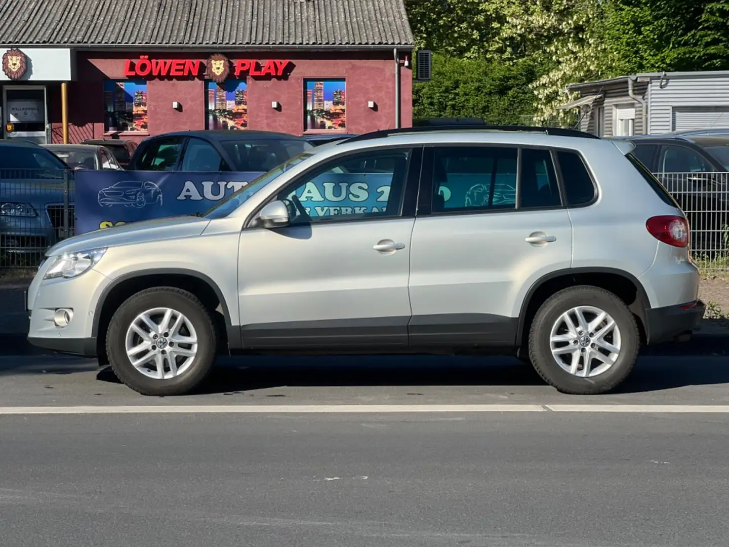 Volkswagen Tiguan Trend & Fun BMT*1.HAND*TEMPOMAT*AHK* Срібний - 2