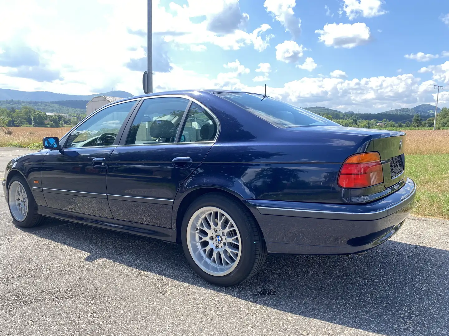 BMW 520 520i Blau - 2