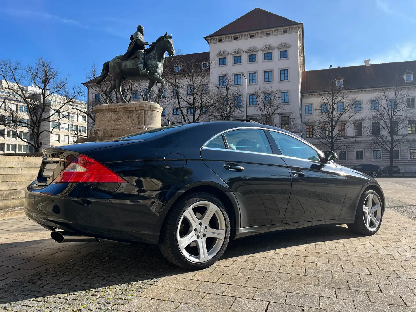 Mercedes-Benz CLS 350 1.Hand Erstlack Nichtraucher Memory SD Rollo EDW Schwarz - 2
