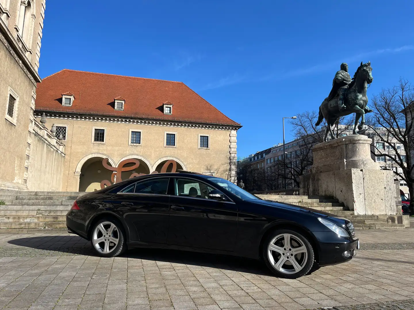 Mercedes-Benz CLS 350 1.Hand Erstlack Nichtraucher Memory SD Rollo EDW Schwarz - 1