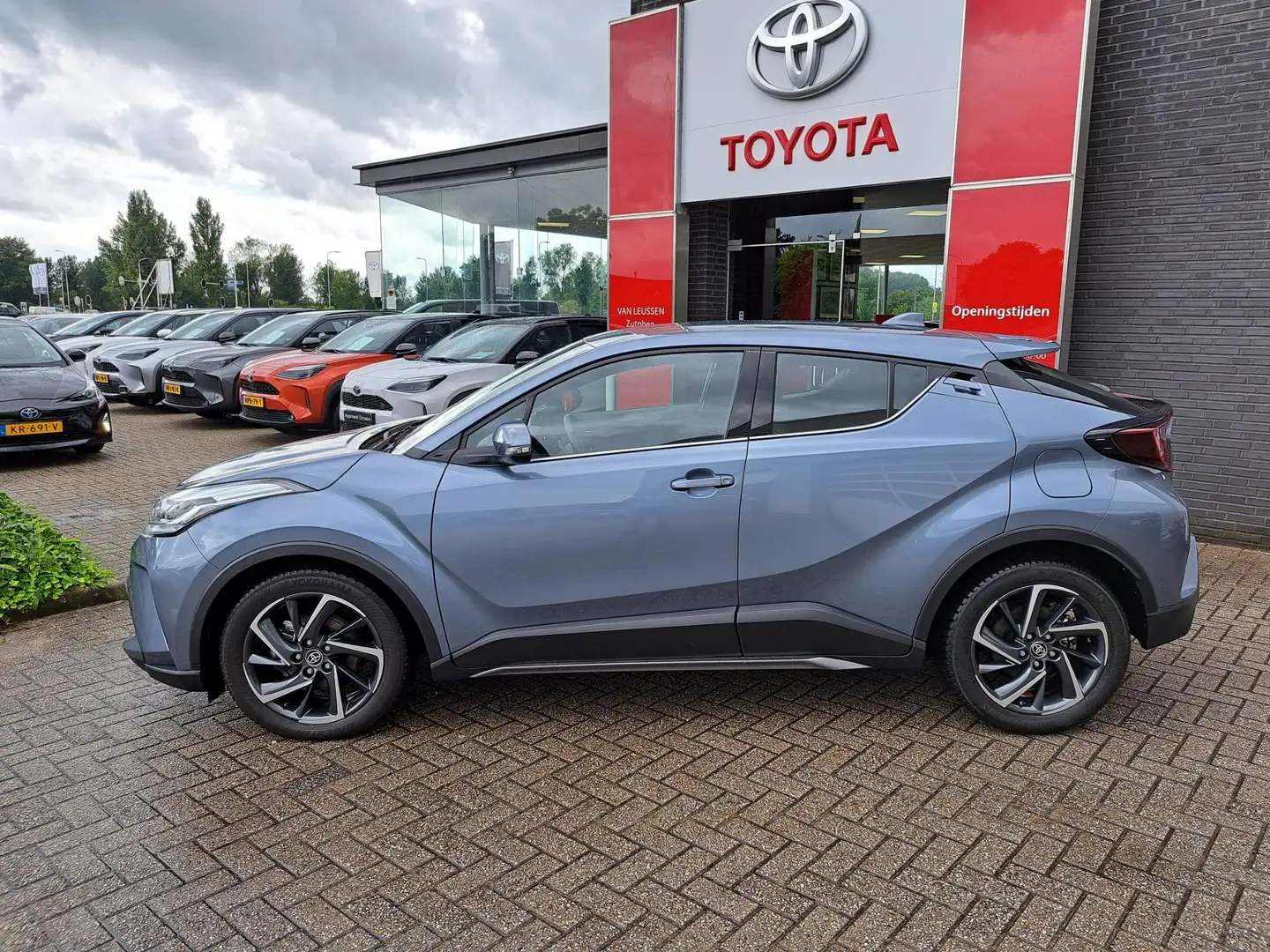 Toyota C-HR 1.8 Hybrid Dynamic BINNENKORT MEER FOTO'S PARKEERS Grijs - 2