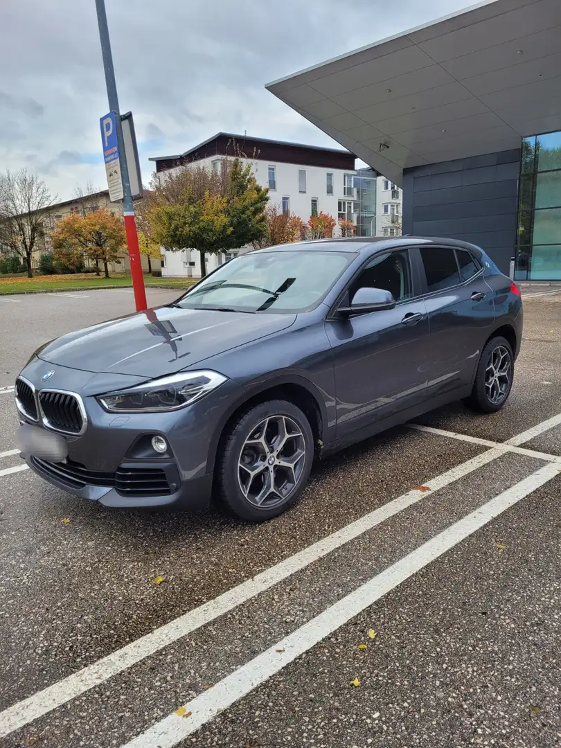 BMW X2 X2 sDrive18i Advantage Aut. Advantage Grau - 1