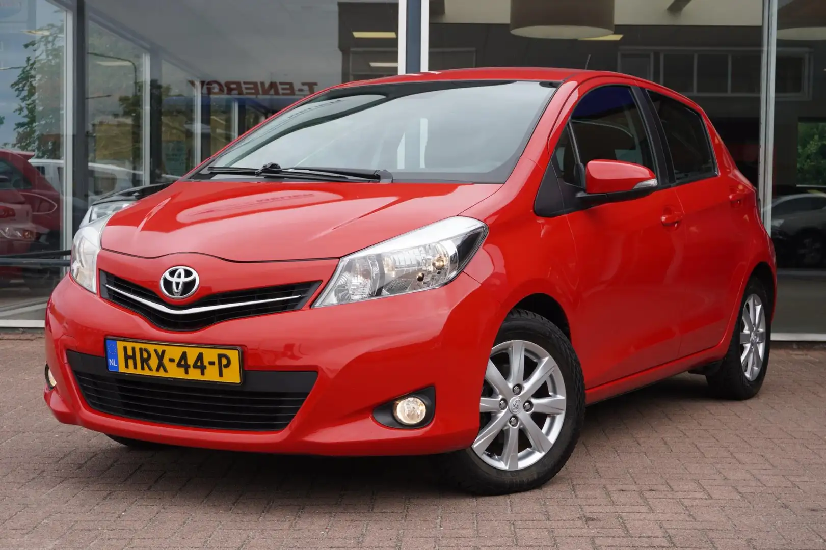 Toyota Yaris 1.0 VVT-i Comfort 5deurs | Airco | Elek. Pakket | Rood - 1