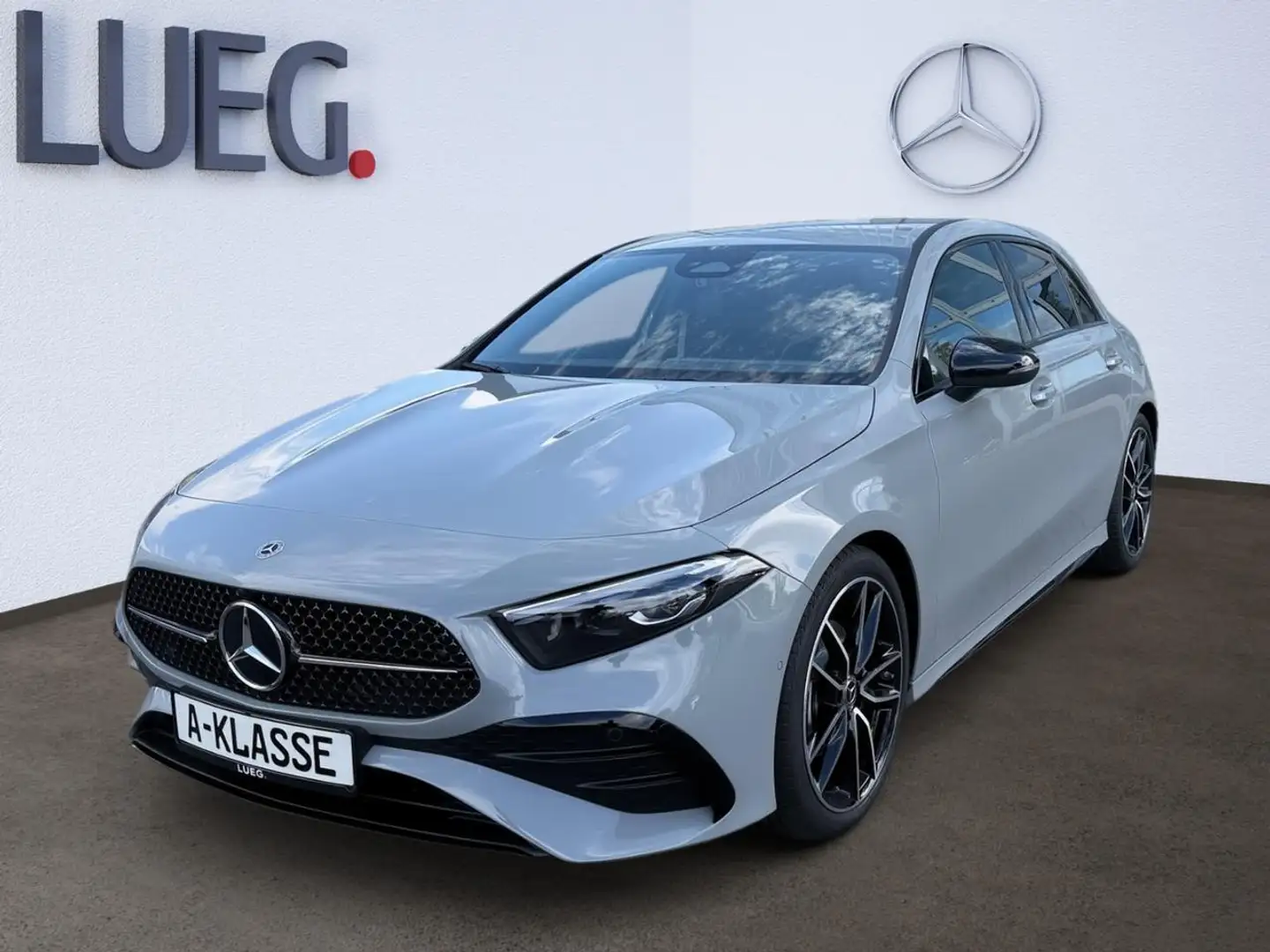 Mercedes-Benz A 200 AMG-EDITION+WINTERPAKET+AHK+LED+DISTRONIC Grau - 1