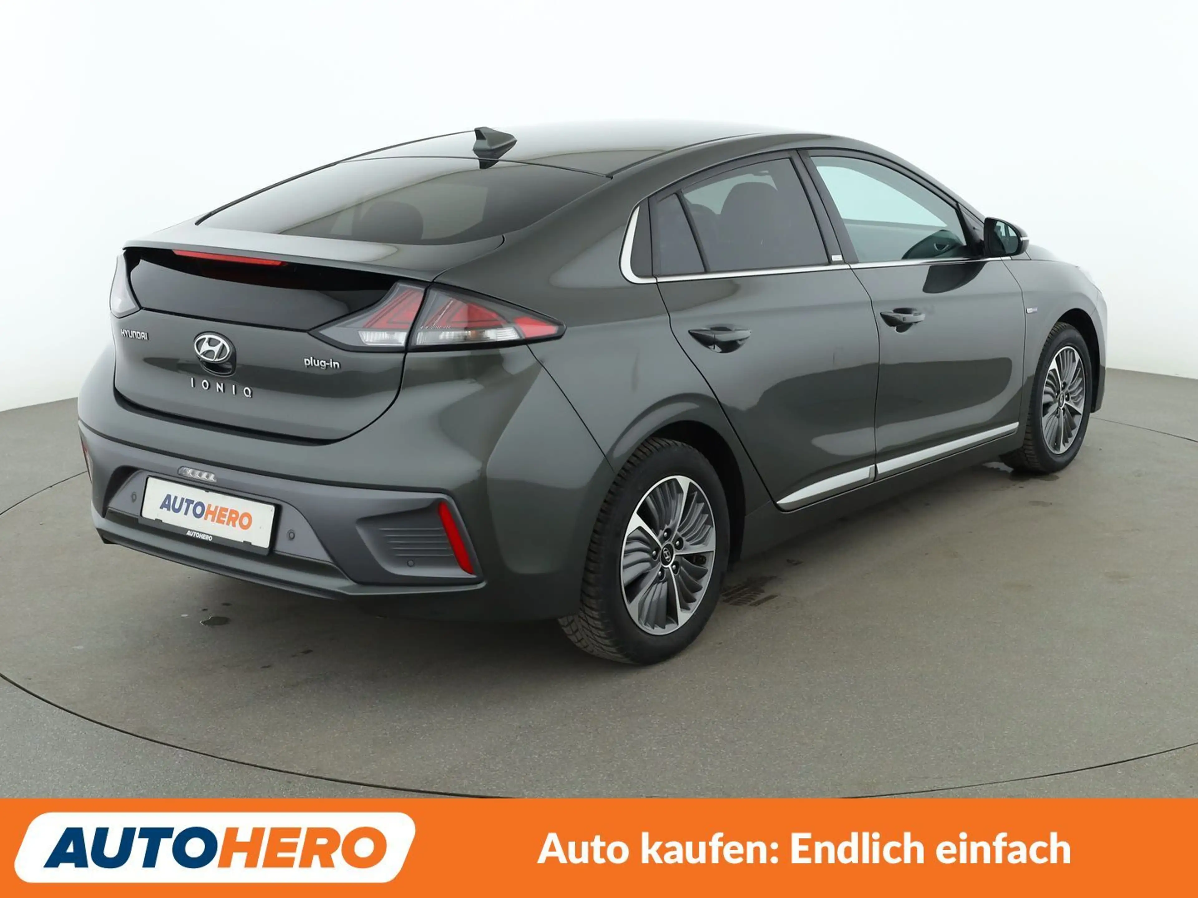 Hyundai IONIQ 1.6 Hybrid Style Aut.*NAVI*ACC*LED*CAM*SHZ*LHZ* — photo 6