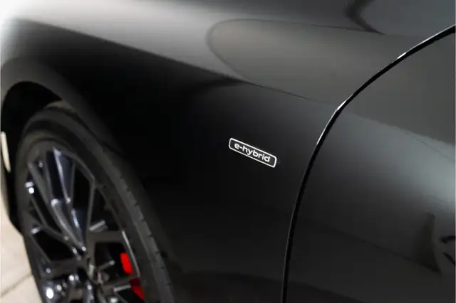 Audi A6 view 14