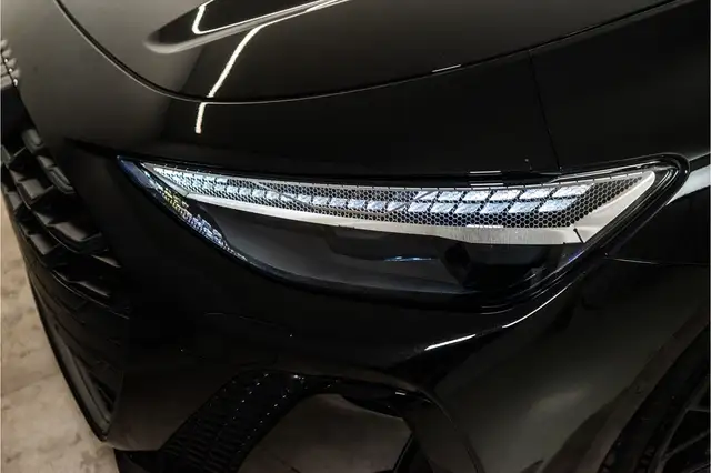 Audi A6 view 11