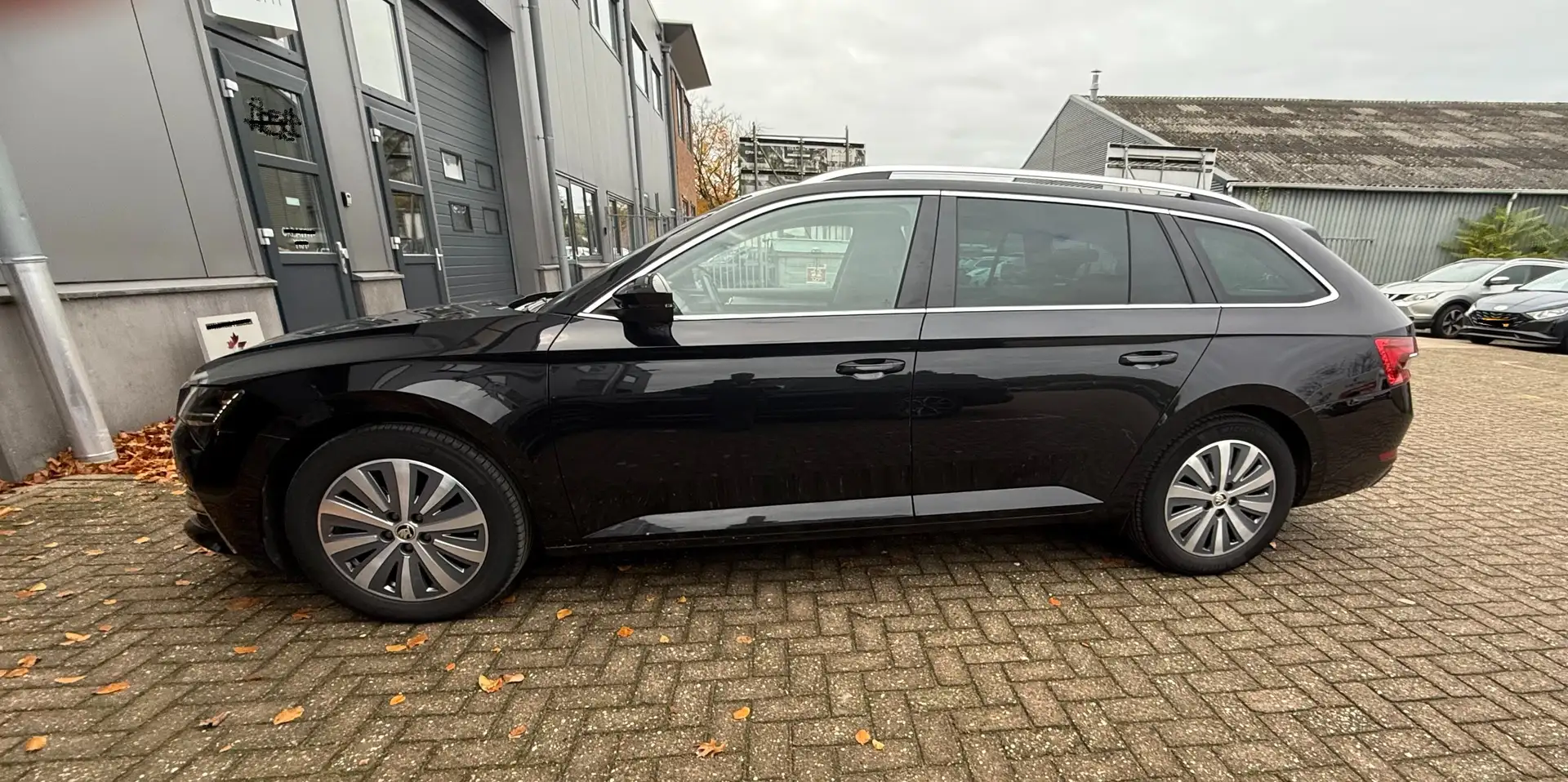 Skoda Superb Superb 1.4 TSI iV BnsEdPlus Zwart - 2
